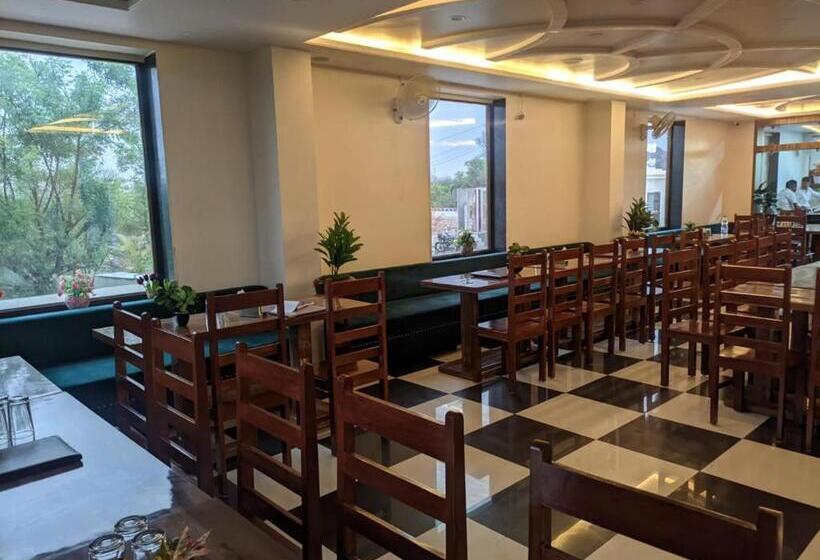 Ram Lee Grand Hotel & Restaurant