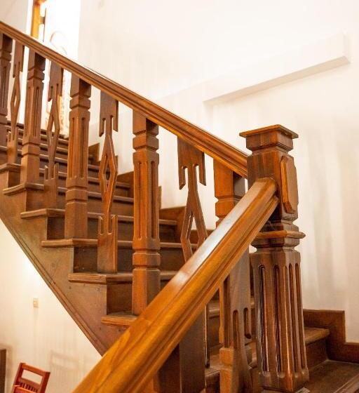 Udawalawe Elegant Hostel