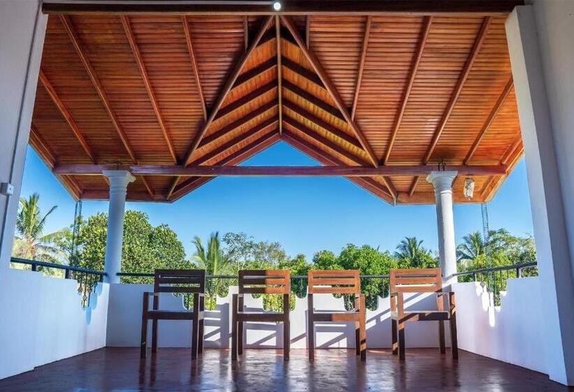 Udawalawe Elegant Hostel