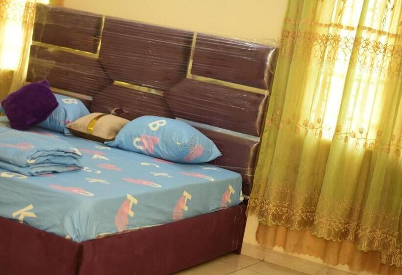 هتل Royal Suites And Apartments