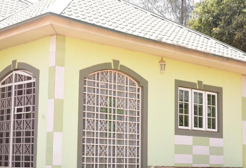 هتل Royal Suites And Apartments