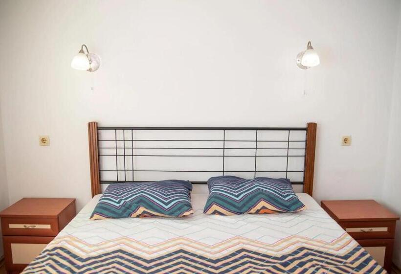 بنسيون вила лора