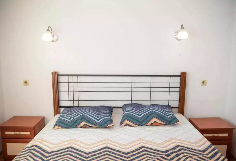 Majatalo вила лора