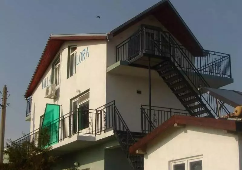 Majatalo вила лора