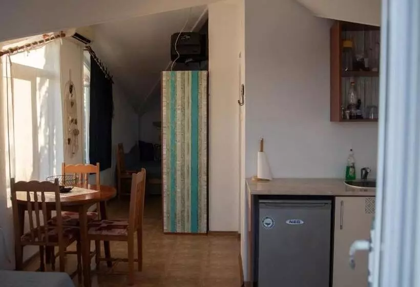 Majatalo вила лора