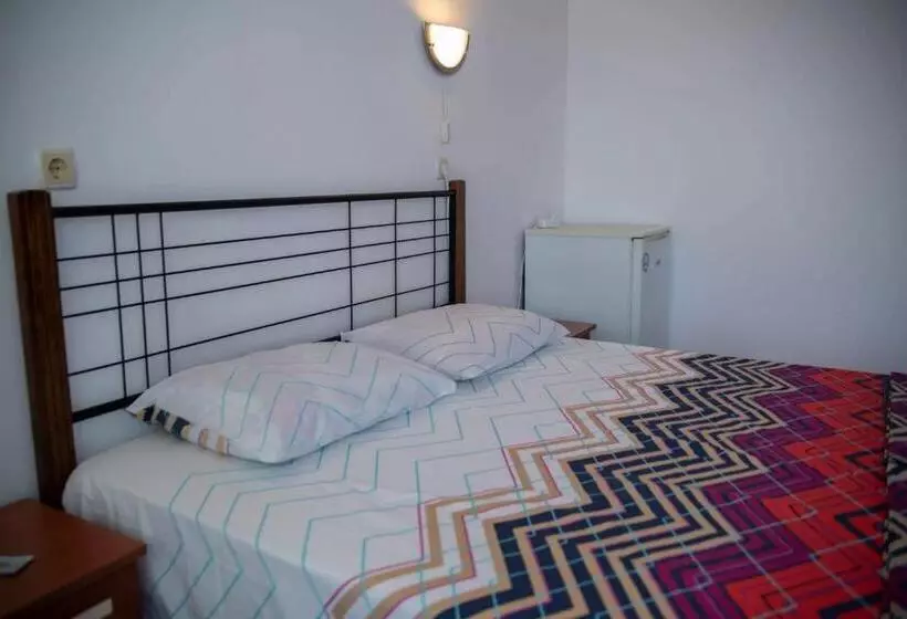 Majatalo вила лора