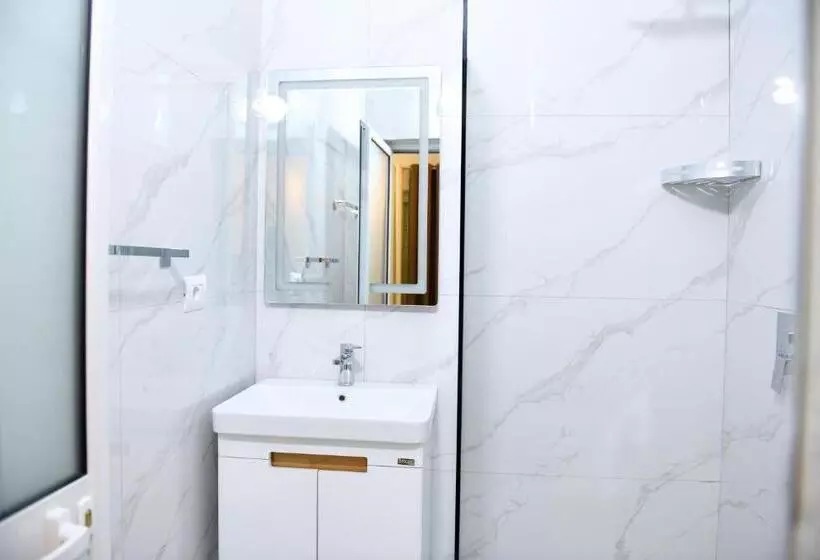 پانسیون Guest House Cela City Centre