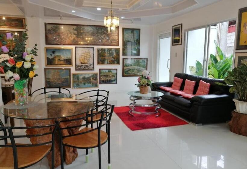 Sillero Painting Gallery And Hostel