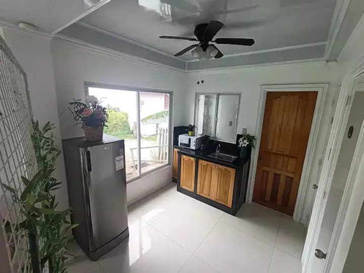 Sillero Painting Gallery And Hostel