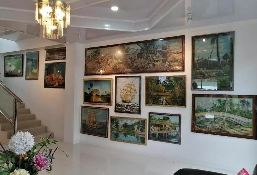 Sillero Painting Gallery And Hostel