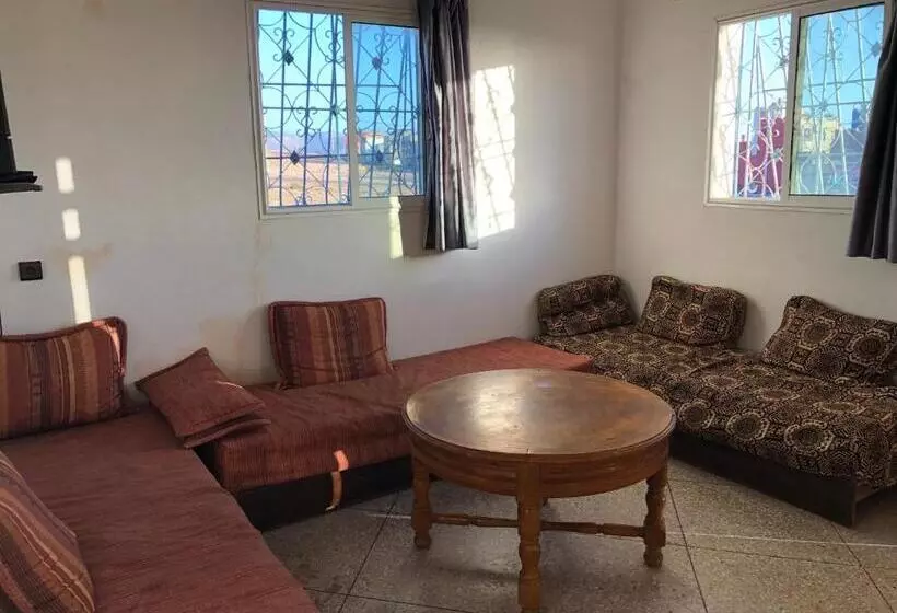 Retkeilymaja Oceana Surf House