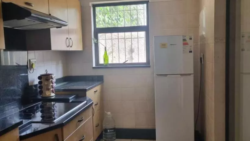 Aamiaismajoitus (B&B) 7 On School   Cozy Guesthouse 15 Min Drive From Airport And Close To Major Highways