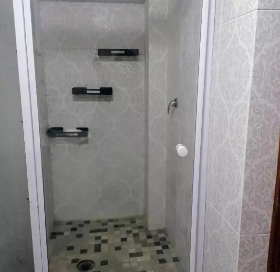 Aamiaismajoitus (B&B) 7 On School   Cozy Guesthouse 15 Min Drive From Airport And Close To Major Highways