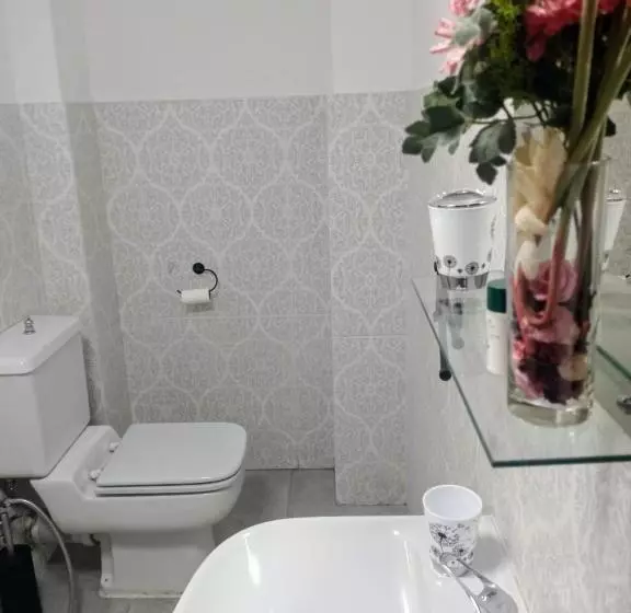 Aamiaismajoitus (B&B) 7 On School   Cozy Guesthouse 15 Min Drive From Airport And Close To Major Highways