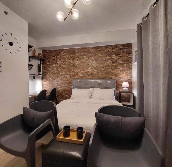 Comfy Unit With Fast Wifi Along Lacson St