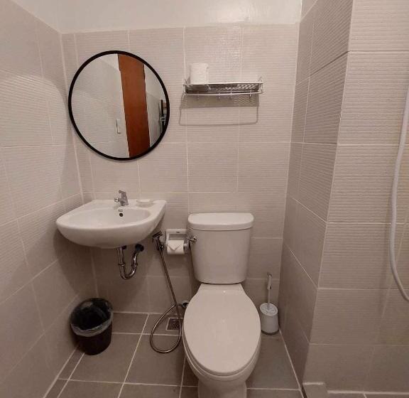 Comfy Unit With Fast Wifi Along Lacson St