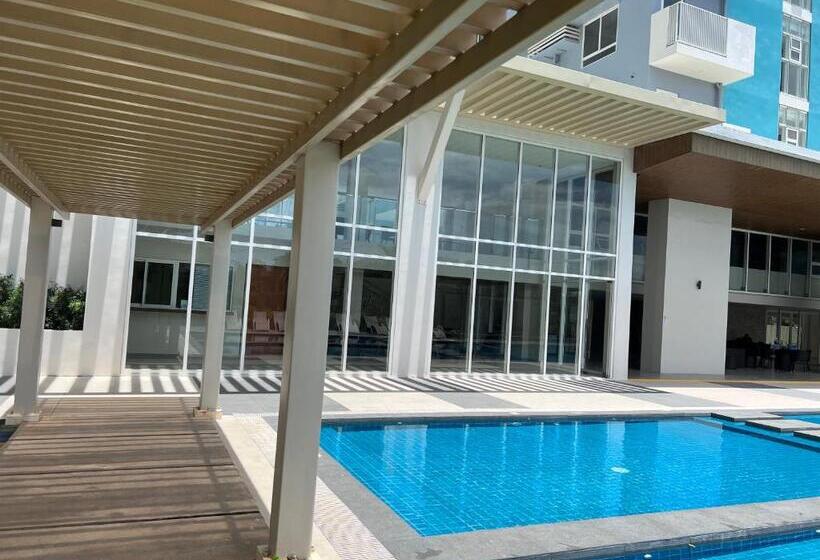 Comfy Unit With Fast Wifi Along Lacson St