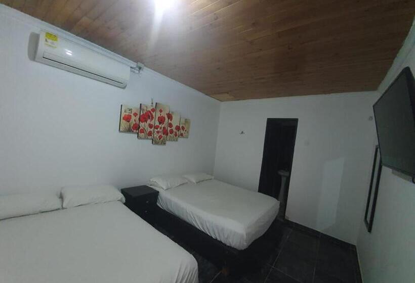 هتل El Rancho De Arnolis