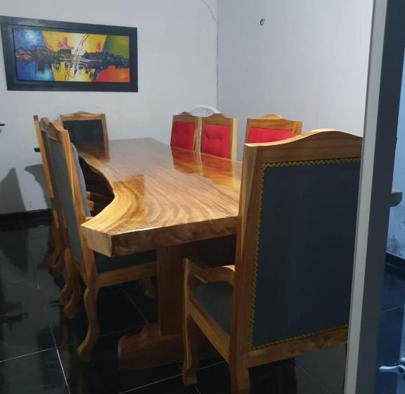 هتل El Rancho De Arnolis