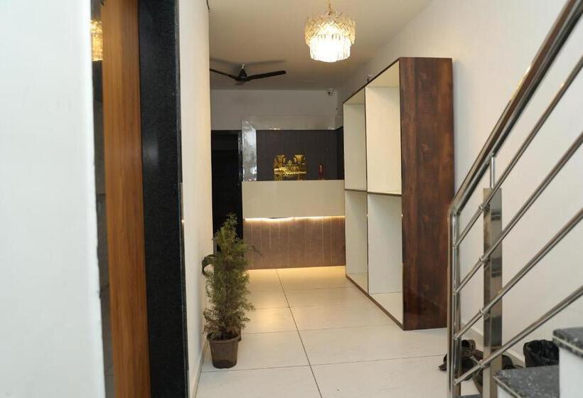 Отель Hari Home Stay