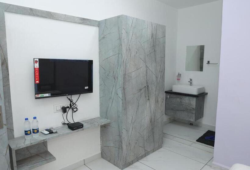 Отель Hari Home Stay