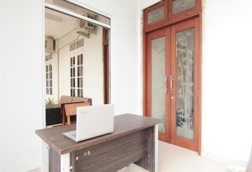 בית מלון כפרי Oyo 93849 Kng Homestay Syariah