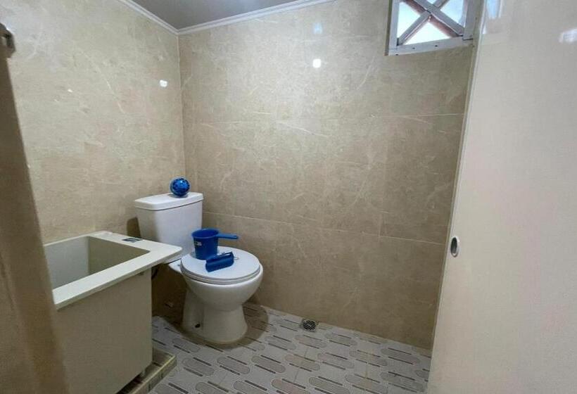 בית מלון כפרי Oyo 93849 Kng Homestay Syariah