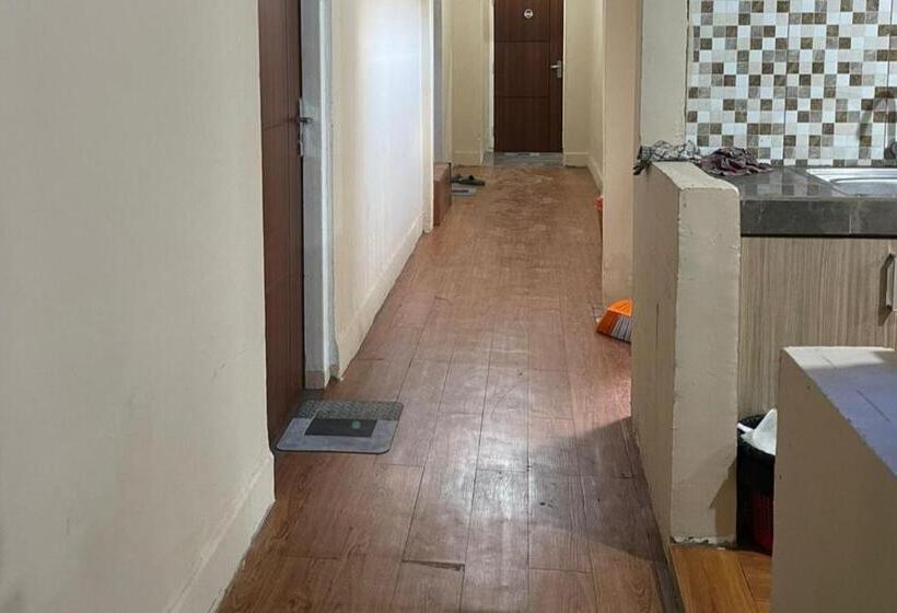 בית מלון כפרי Oyo 93849 Kng Homestay Syariah