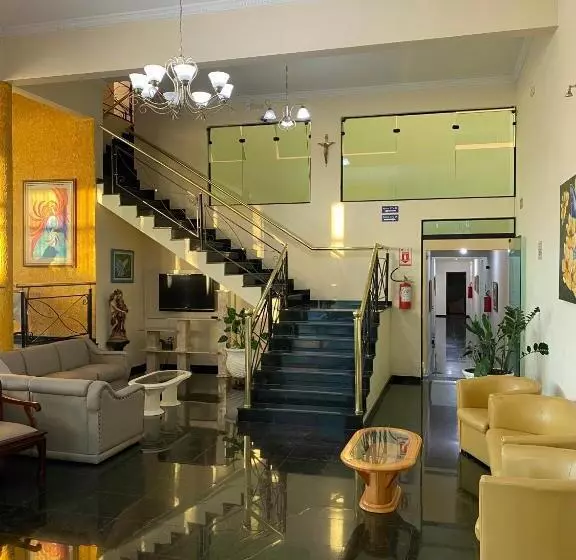 ホテル Soares Camargo