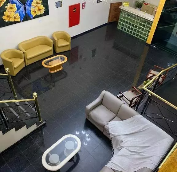 ホテル Soares Camargo