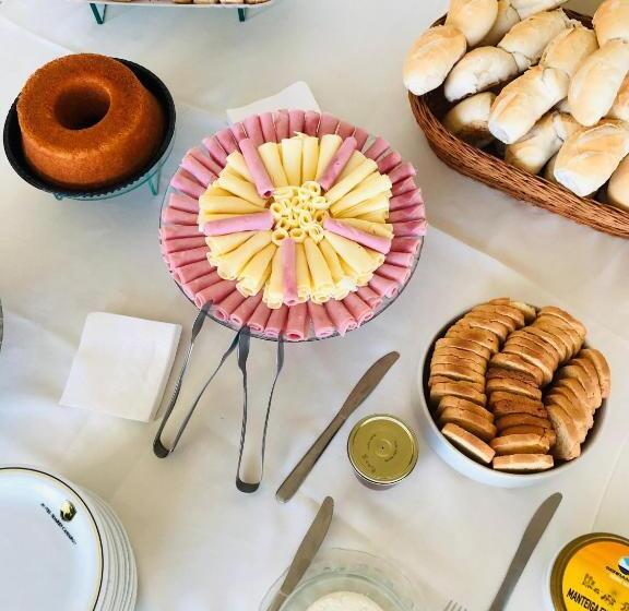 Отель Soares Camargo