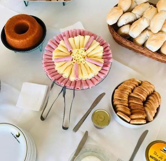 ホテル Soares Camargo