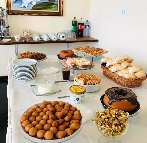 ホテル Soares Camargo