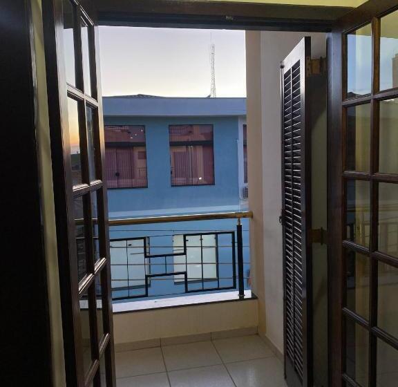 Отель Soares Camargo