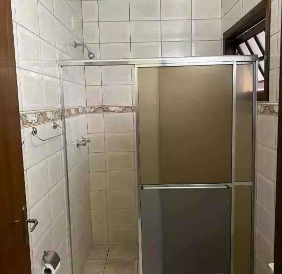 ホテル Soares Camargo