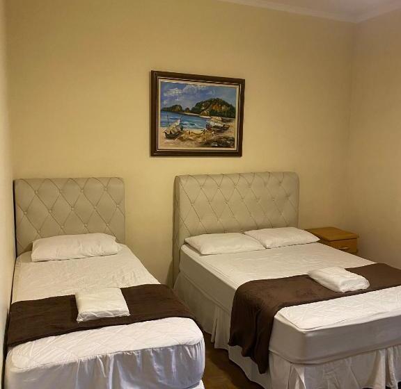 Отель Soares Camargo