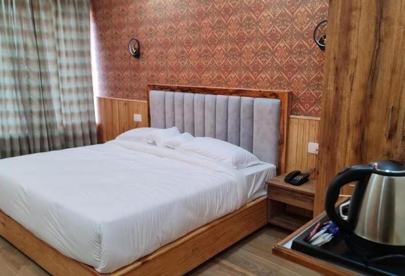 Hotel The Wild Arena