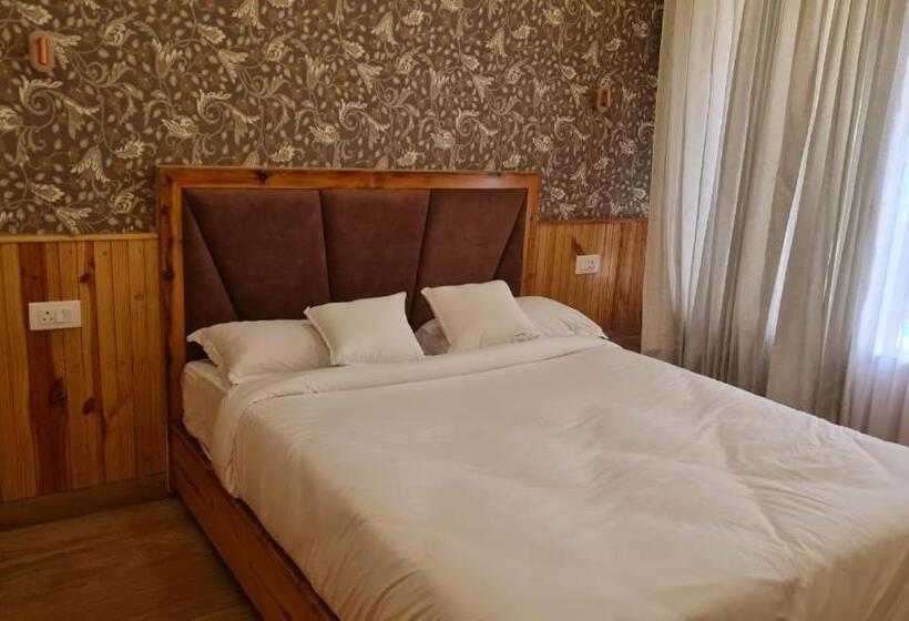 Hotel The Wild Arena