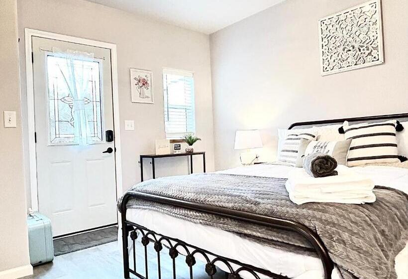 호텔 Time Travel Inn