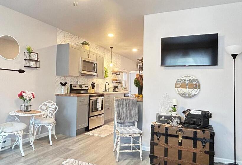 호텔 Time Travel Inn