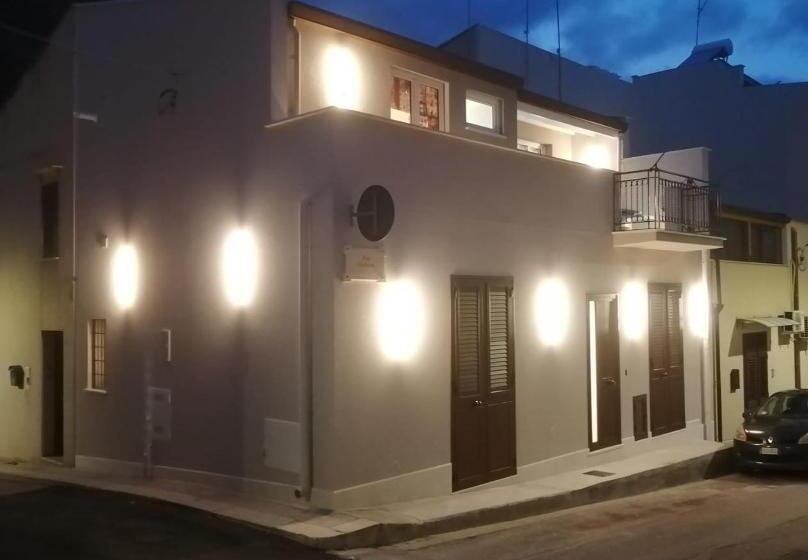 بنسيون Allumaro House