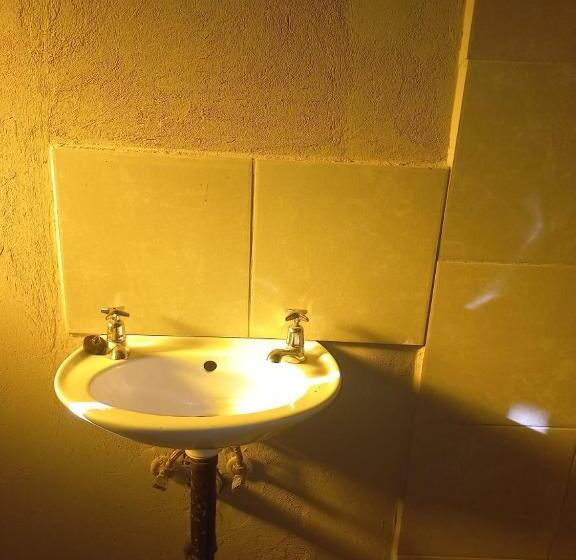 Пансион Tanganani Guest House