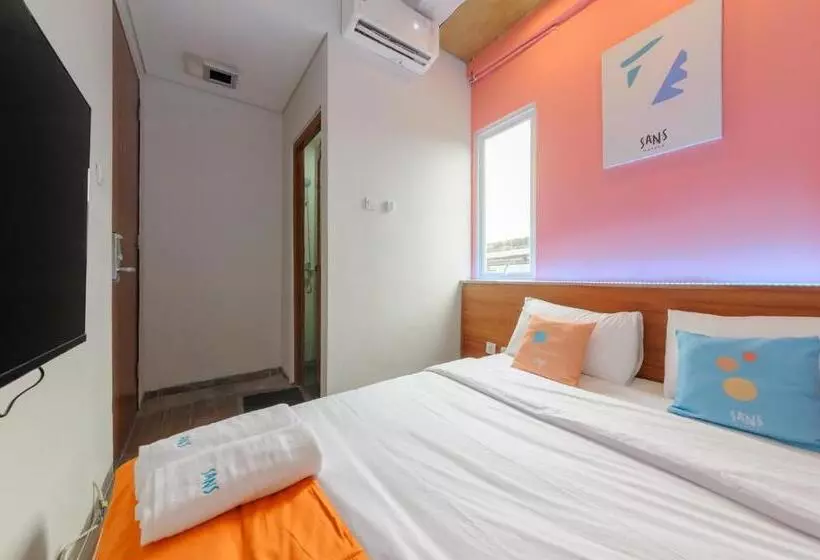 Sans Hotel Pesona Bekasi