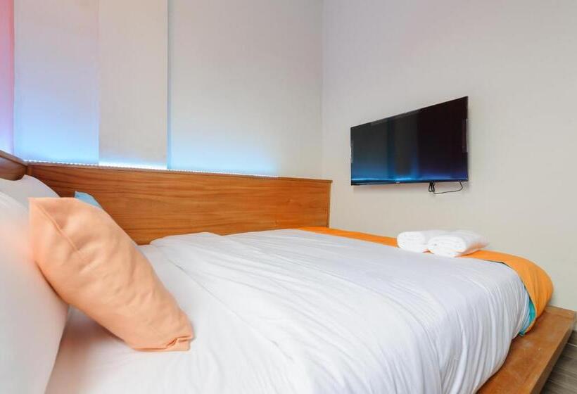 Sans Hotel Pesona Bekasi