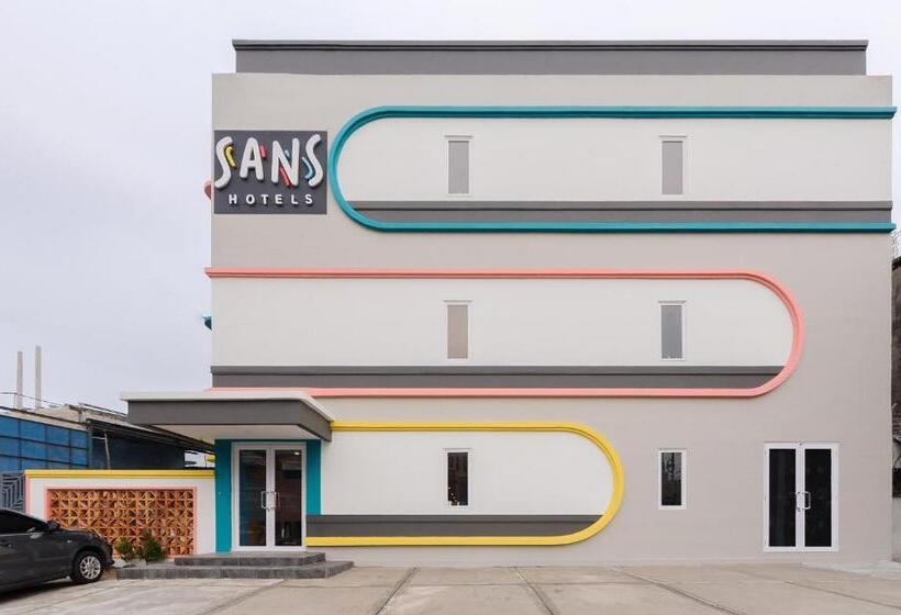 Sans Hotel Pesona Bekasi