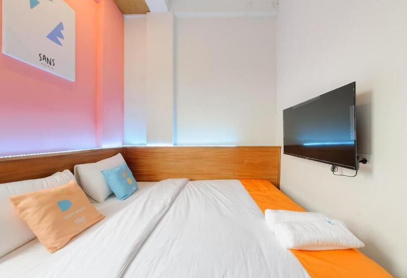Sans Hotel Pesona Bekasi