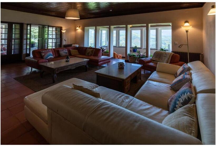 تختخواب و صبحانه Alojamento Estrela Cottage