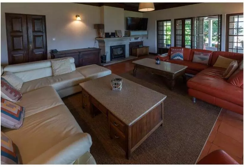 تختخواب و صبحانه Alojamento Estrela Cottage
