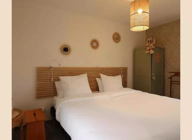 Aamiaismajoitus (B&B) Au Vert Des Lys Chambres D Hôtes