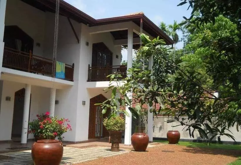 تختخواب و صبحانه Neue Villa Wunderschön